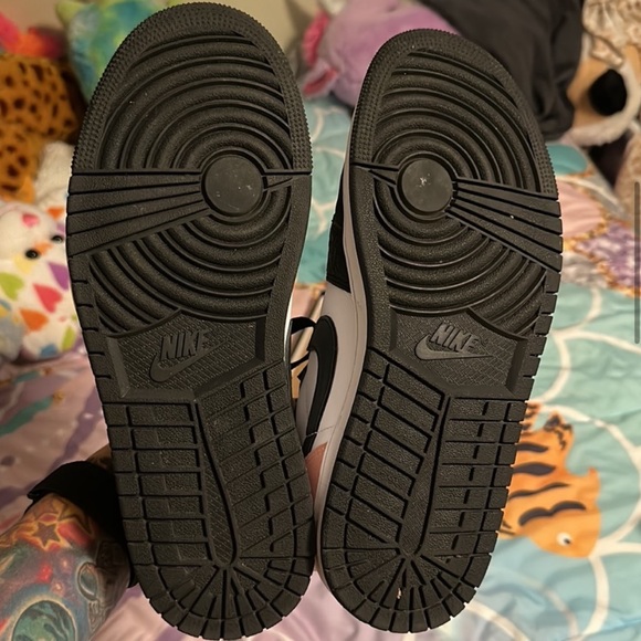 Jordan 1 Low Retro - Bleached Coral - Picture 5 of 6